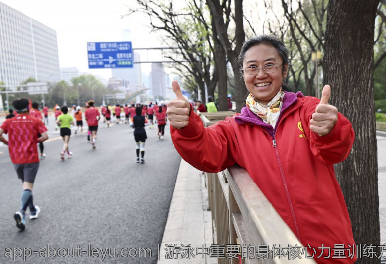 游泳中重要的身体核心力量训练方法